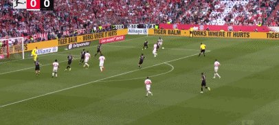 1746919376074027342.gif 拜仁.gif