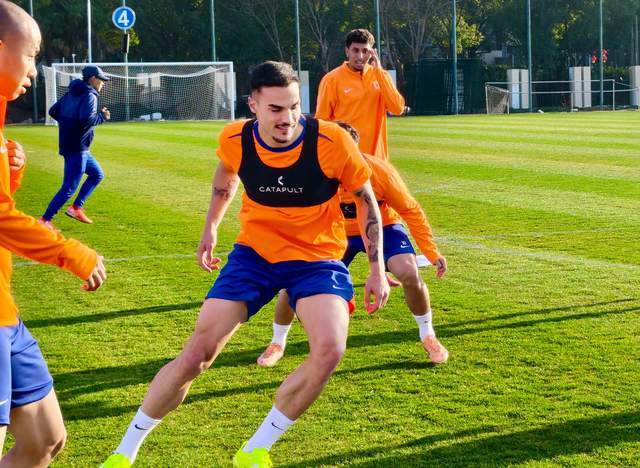 PP电子娱乐官网-阿尔瓦罗带着彭啸踢,铁人四叉戟冲击 李金羽不会飘 泰山拒绝爆冷